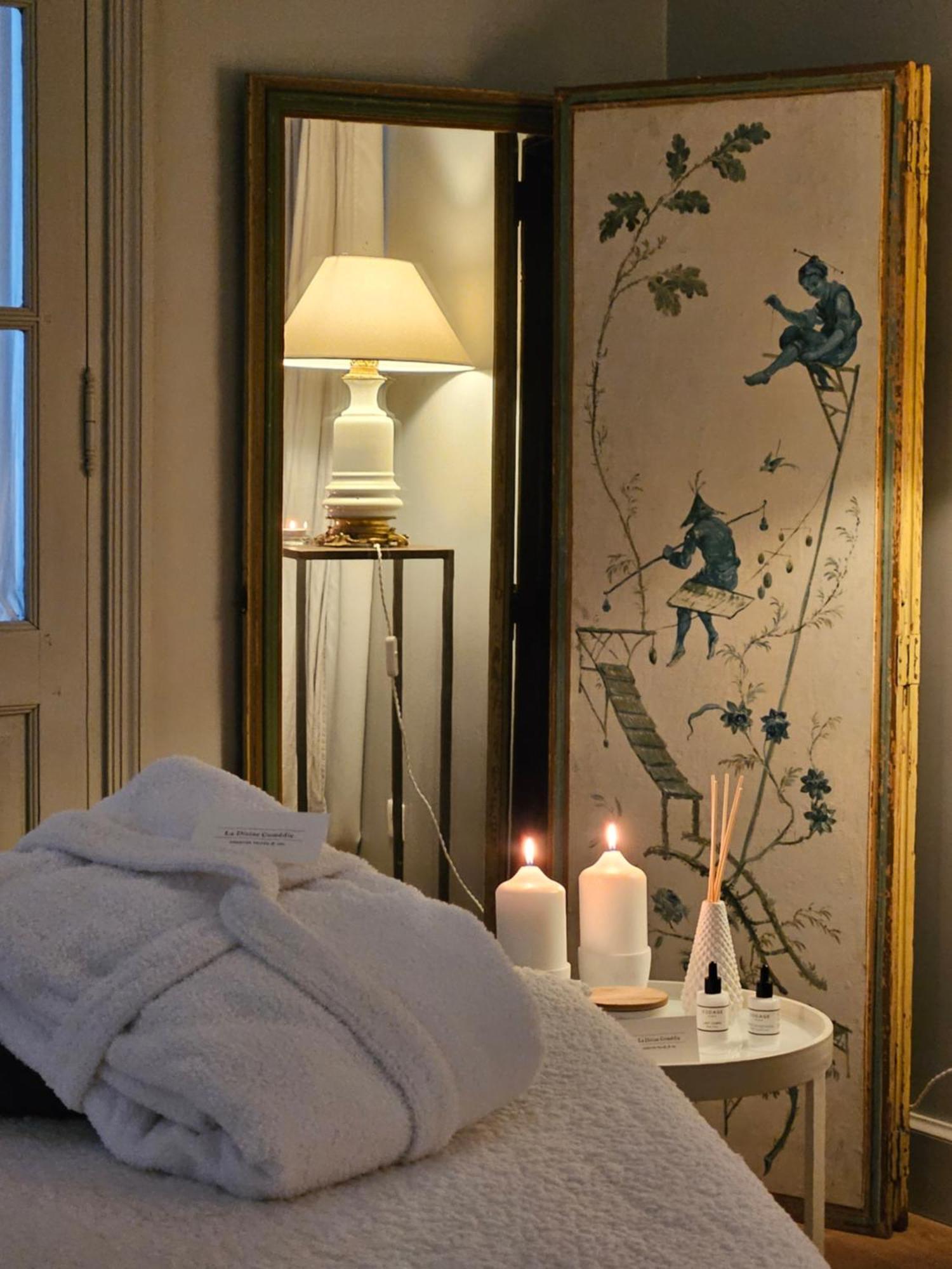 Couette-café La Divine Comédie-suites Deluxe